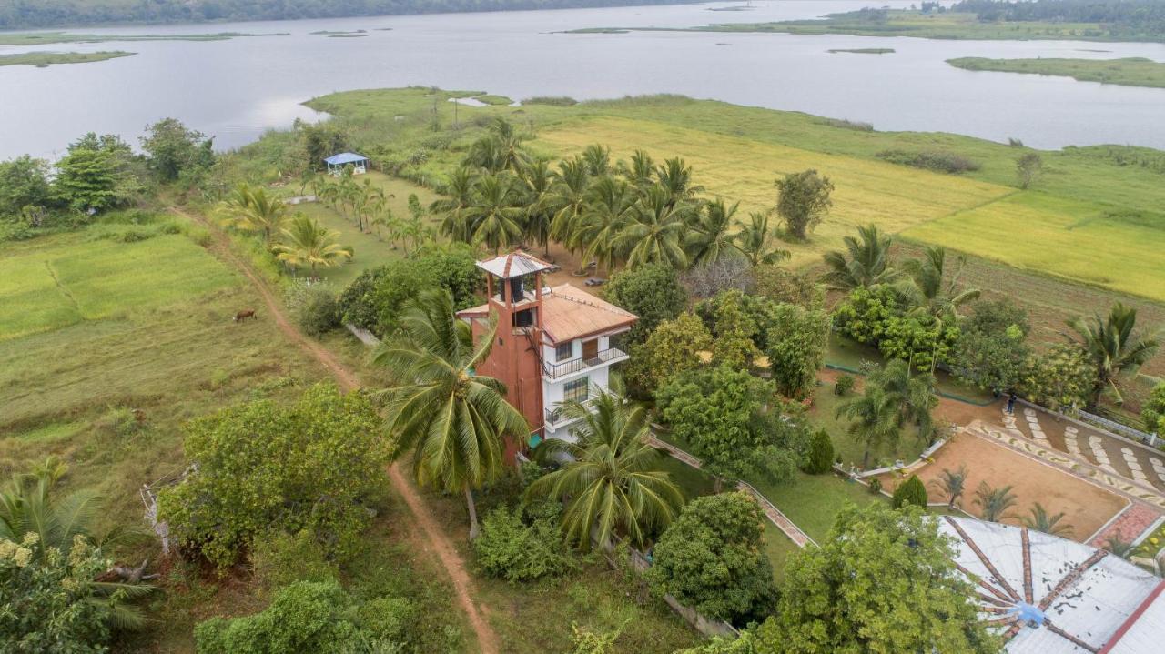 Nilambara Lake View Дамбулла Екстер'єр фото