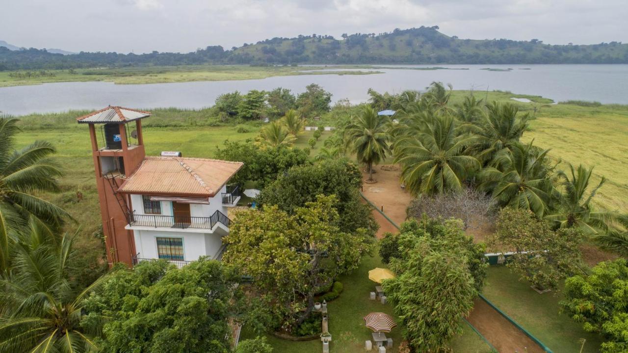 Nilambara Lake View Дамбулла Екстер'єр фото